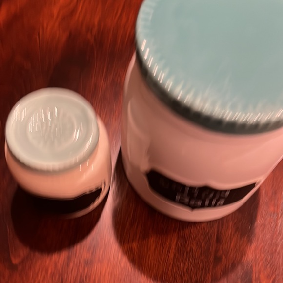 Two ceramic containers with covers and chalkboard labels - Picture 2 of 10